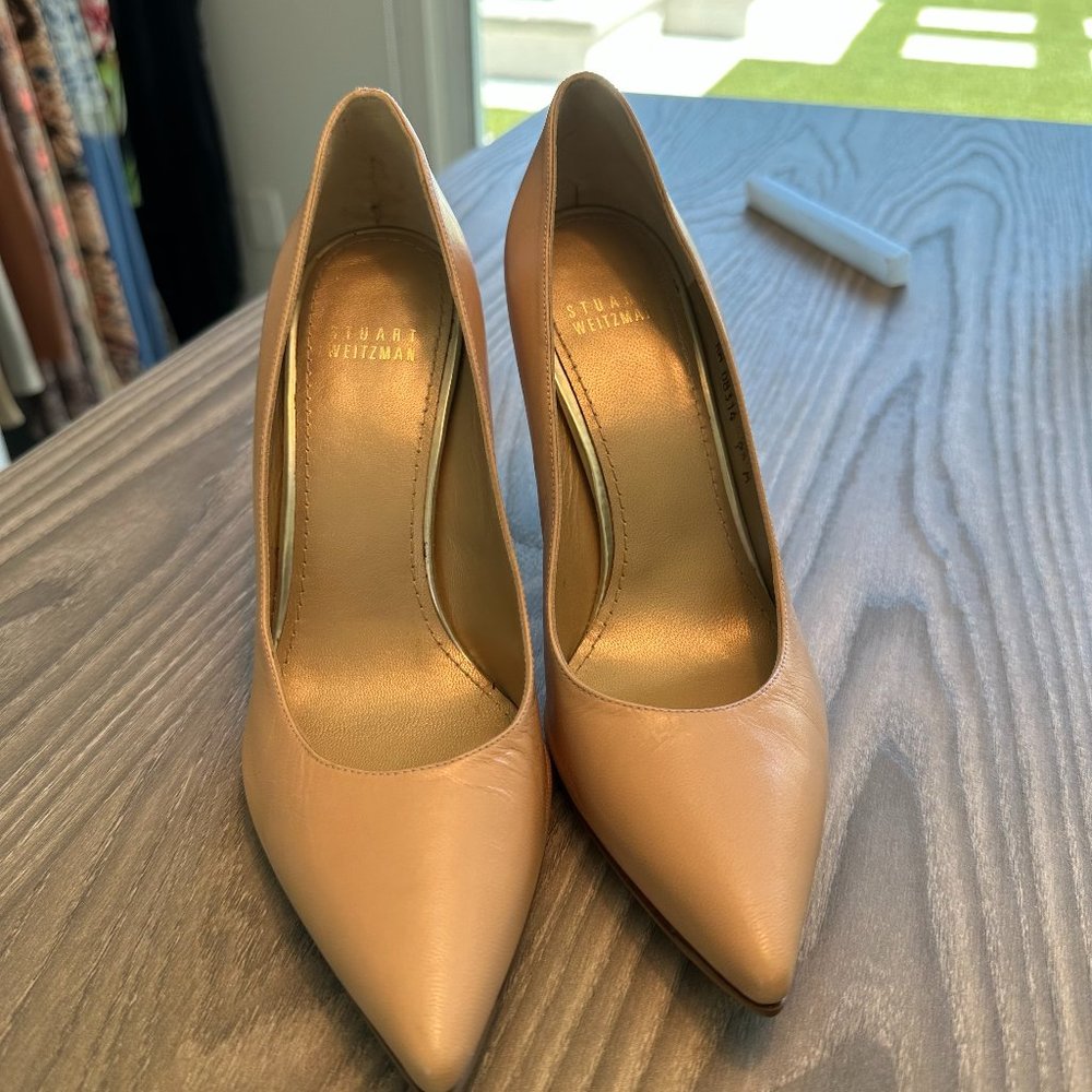 Stuart Weitzman  Heist Pump